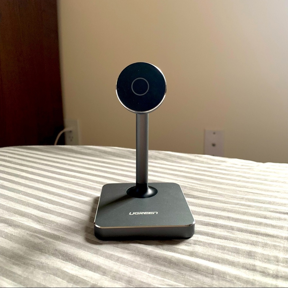 Desktop Magnetic Phone Stand